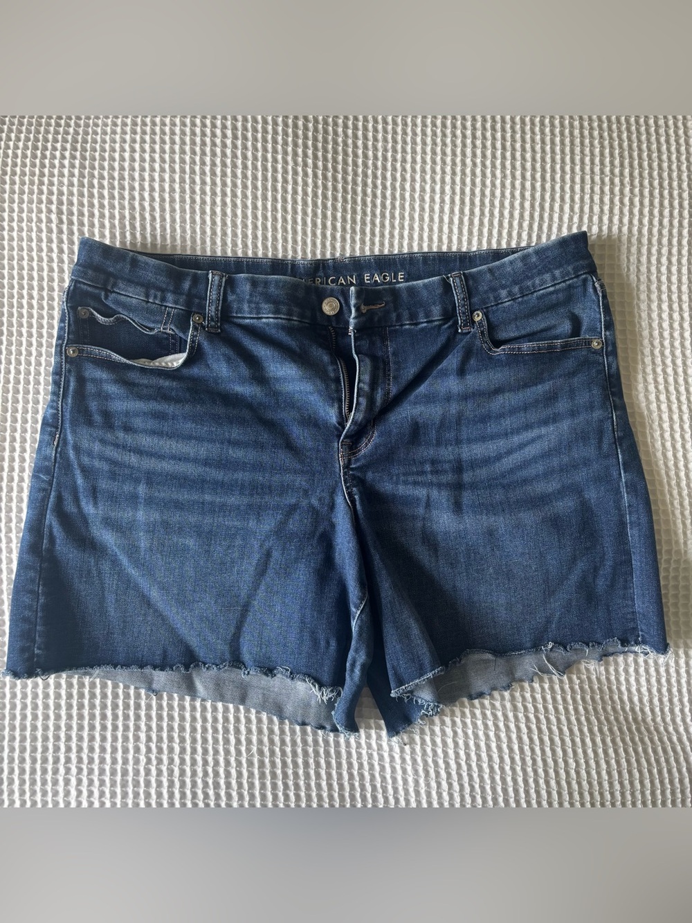 AE Curvy Midi Denim Shorts